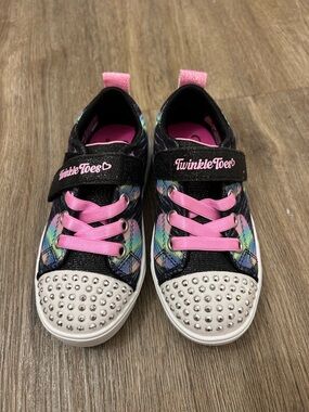 toesox Twinkle Toes Rainbow Studded Sneakers - Pink & Silver